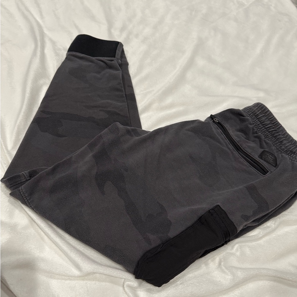 Abercrombie & Fitch Vintage Camouflage Joggers